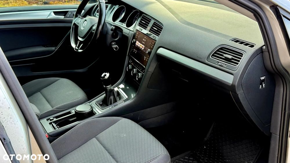 Volkswagen Golf - 13