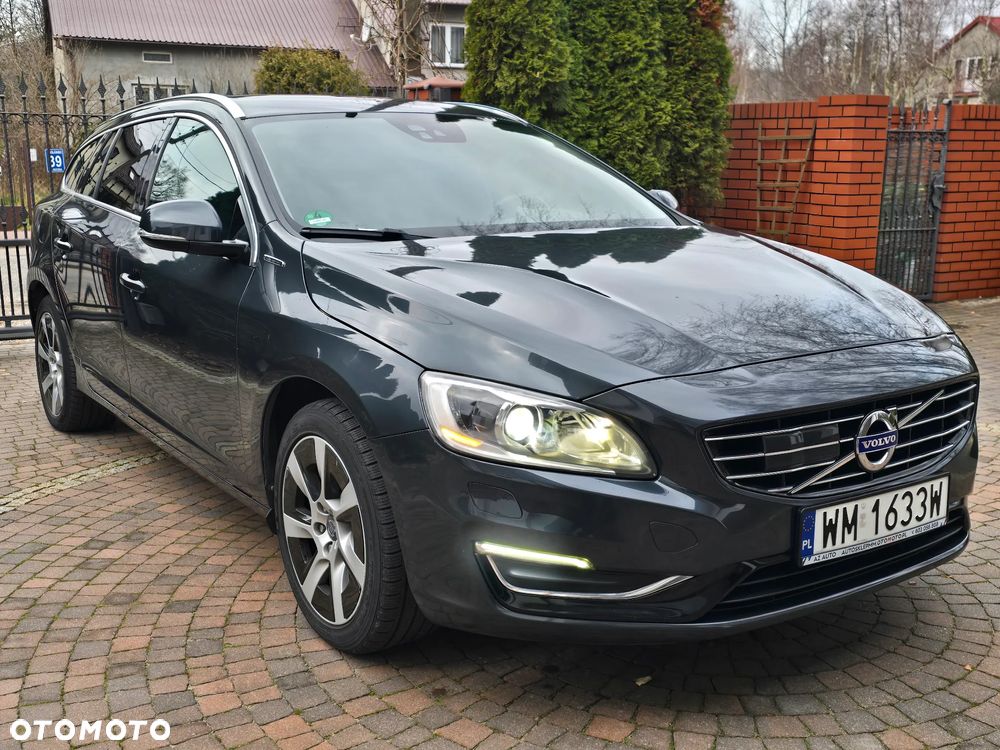 Volvo V60 D6 AWD Plug-in Hybrid Summum - 20