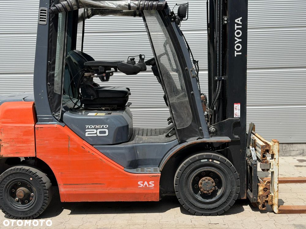 Toyota z nowej dostawy 30 szt wózków LPG DIESEL na stanie ponad 200szt Nowe i używane bezpośrednio od DEALERA tel. 789053484 - 8