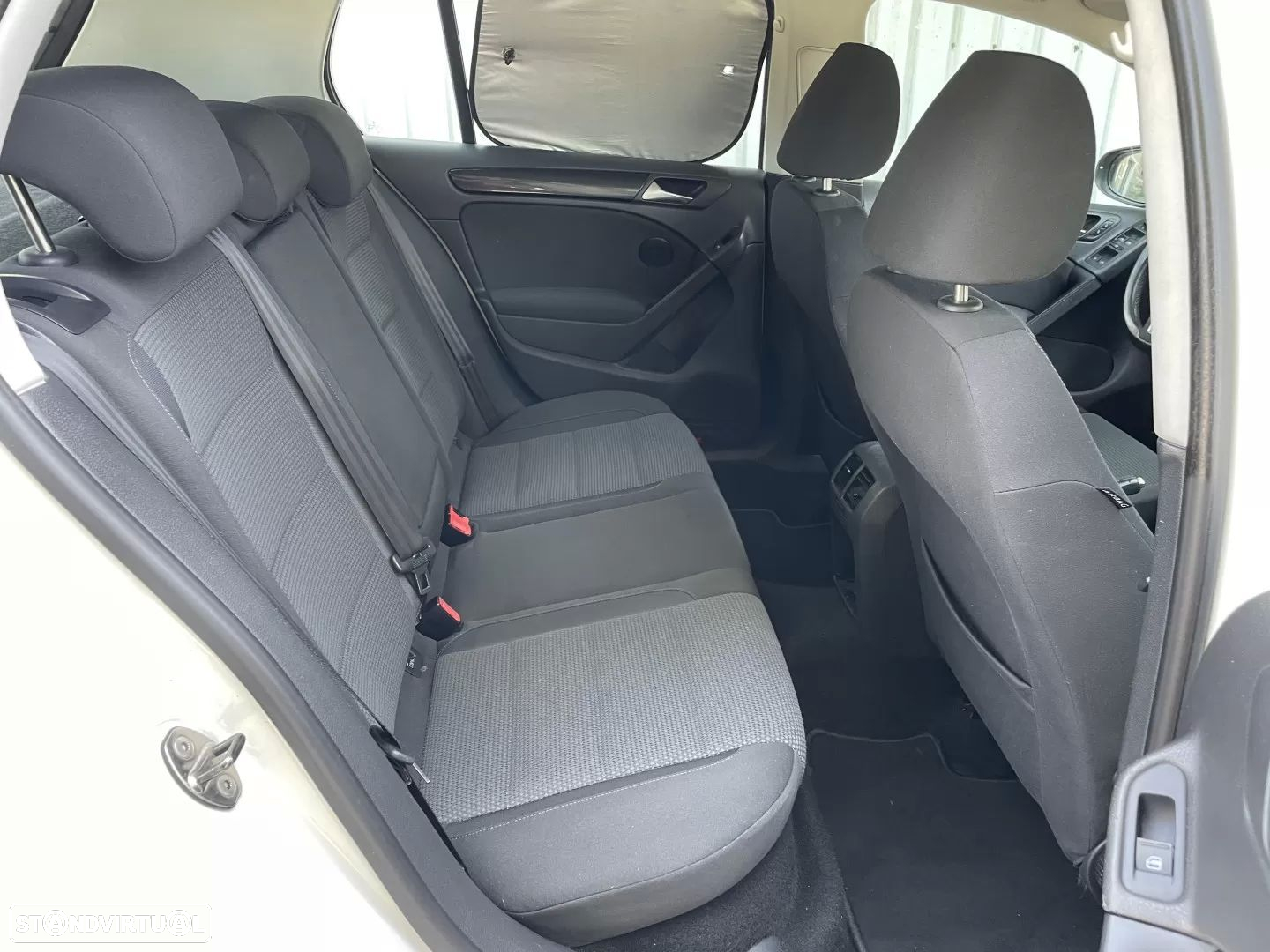 VW Golf 2.0 TDi Confortline - 16
