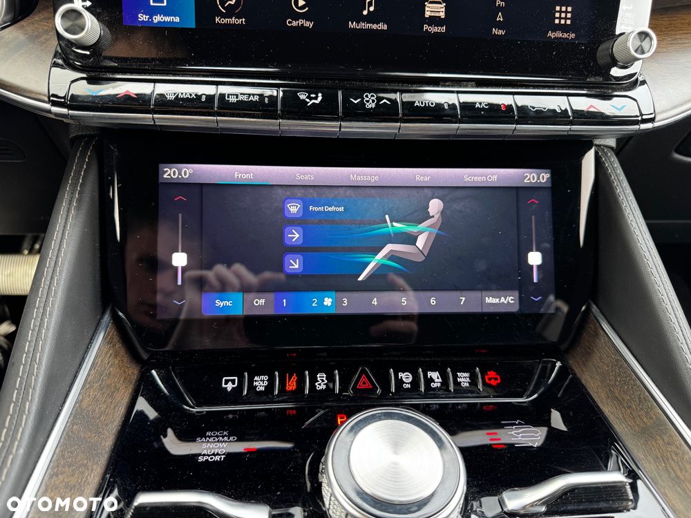 Jeep Grand Wagoneer - 29