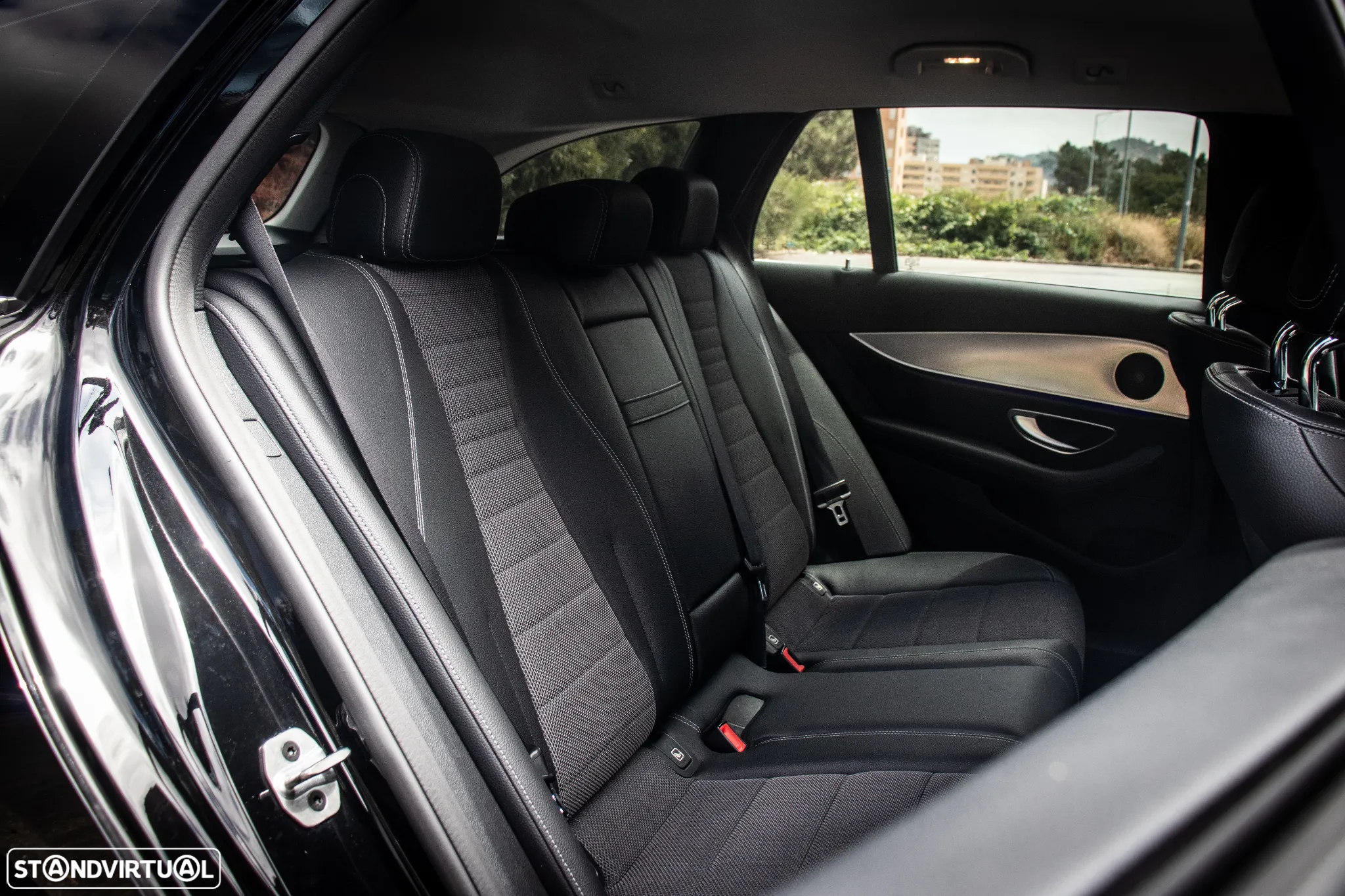 Mercedes-Benz E 300 d T 9G-TRONIC - 13