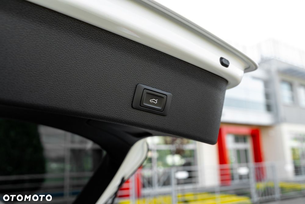 Audi A4 Avant 3.0 TDI DPF quattro S line Sportpaket - 38