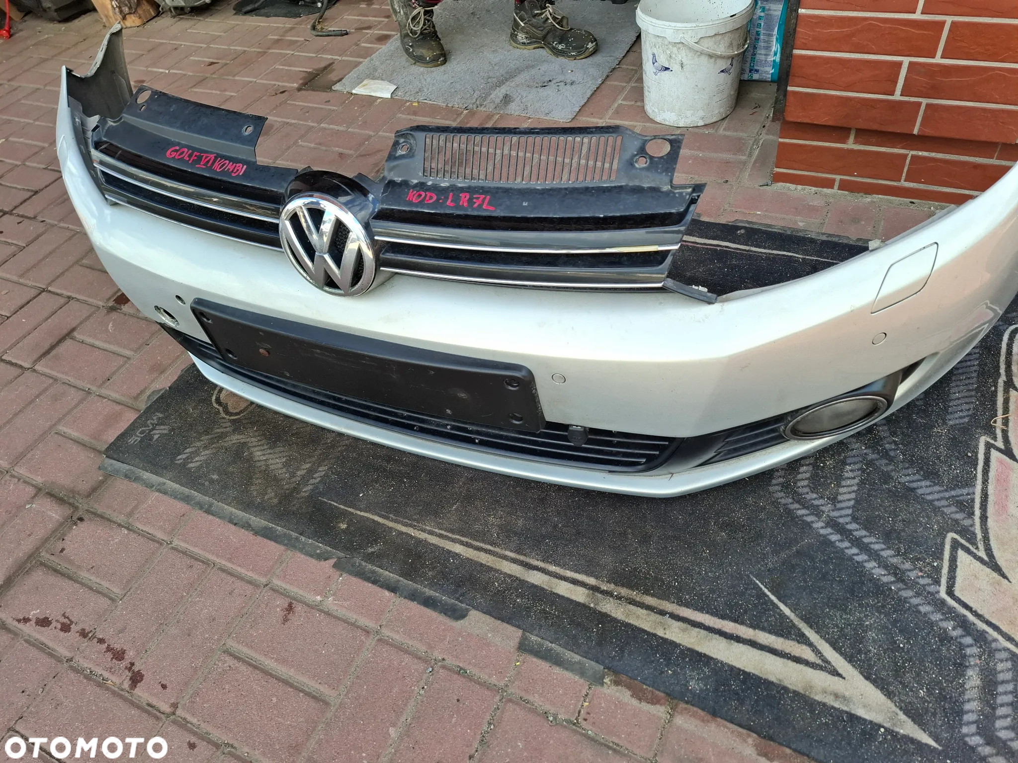 Przedni zderzak VW Golf VI kombi - 10