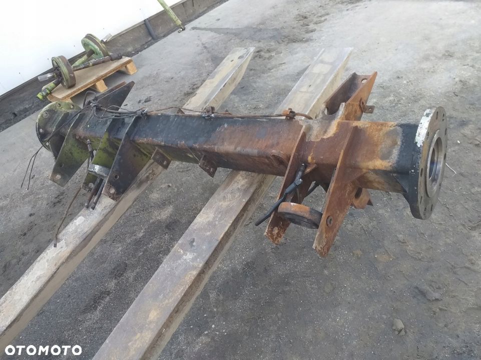 OŚ PRZEDNIA KOMBAJN CLAAS DOMINATOR 96 HYDROSTA - 2