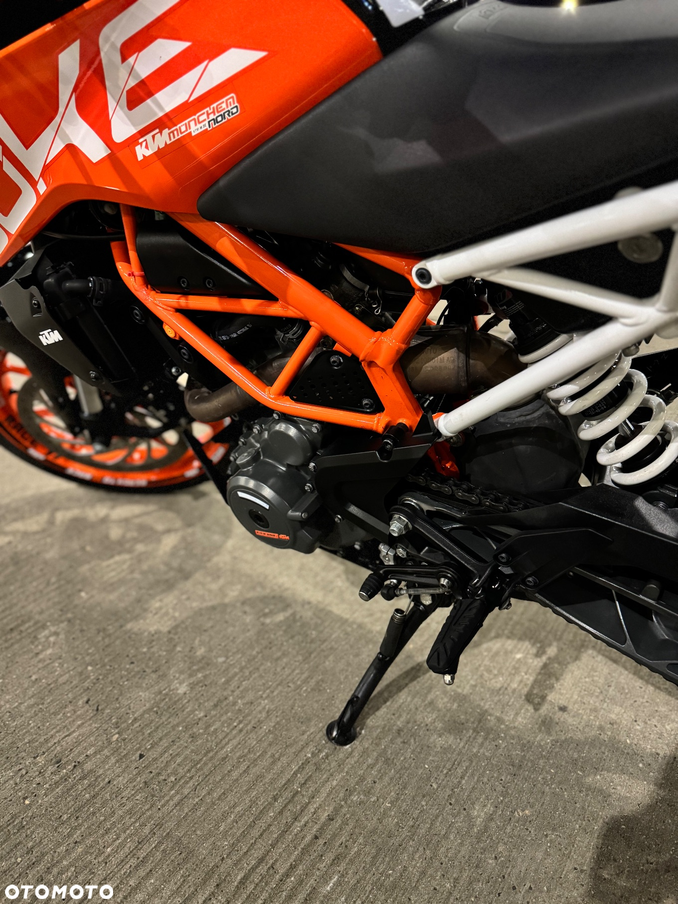 KTM Duke - 17