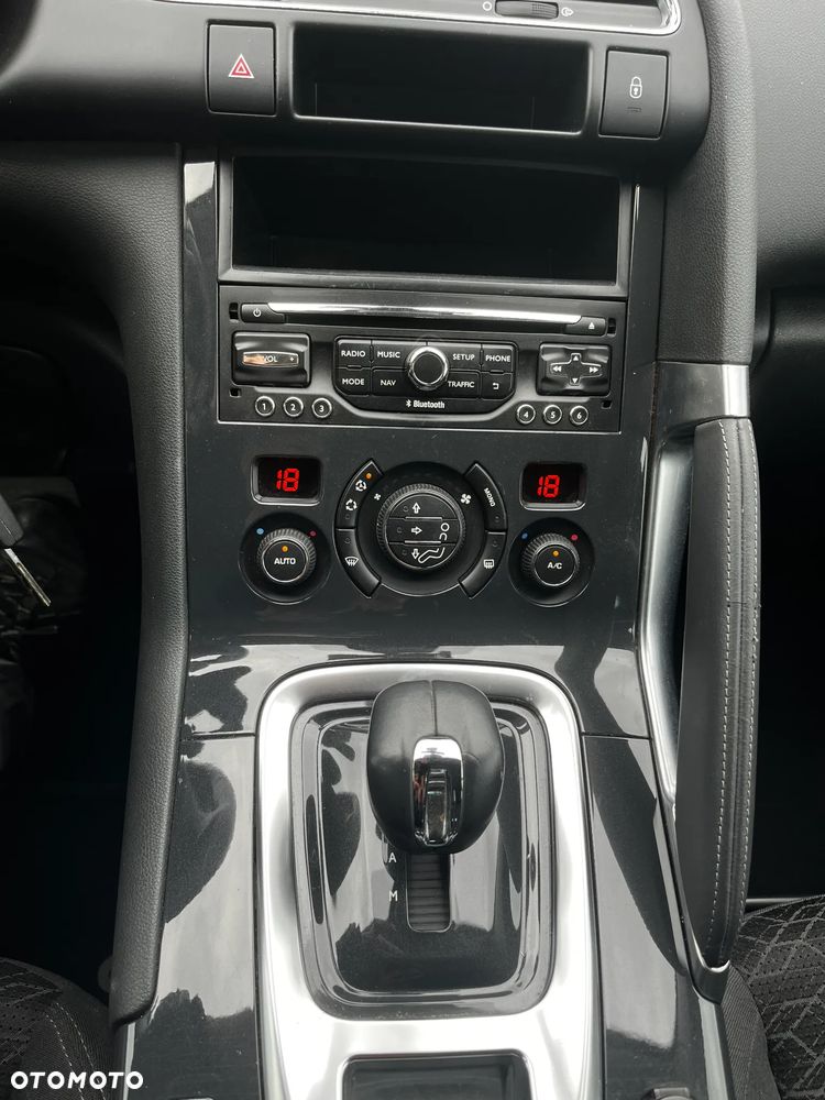 Peugeot 3008 2.0 HDi HYbrid4 - 30