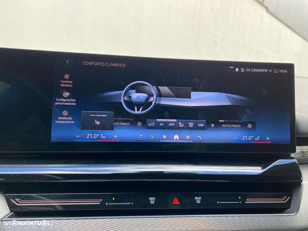 BMW 520 d Pack Desportivo M - 11