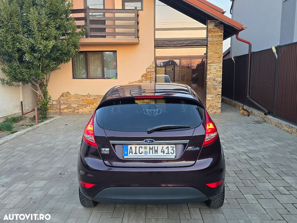 Ford Fiesta 1.6 TDCI Titanium - 11
