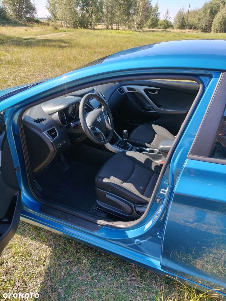 Hyundai Elantra - 6