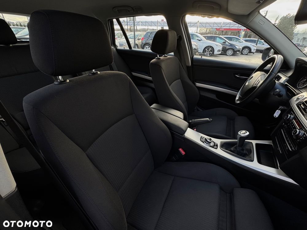 BMW Seria 3 320d DPF - 26