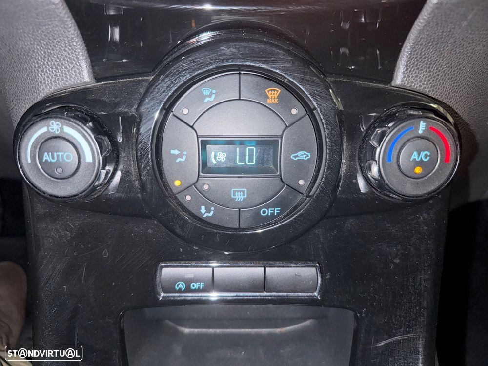 Ford Fiesta 1.0 T EcoBoost Titanium - 19