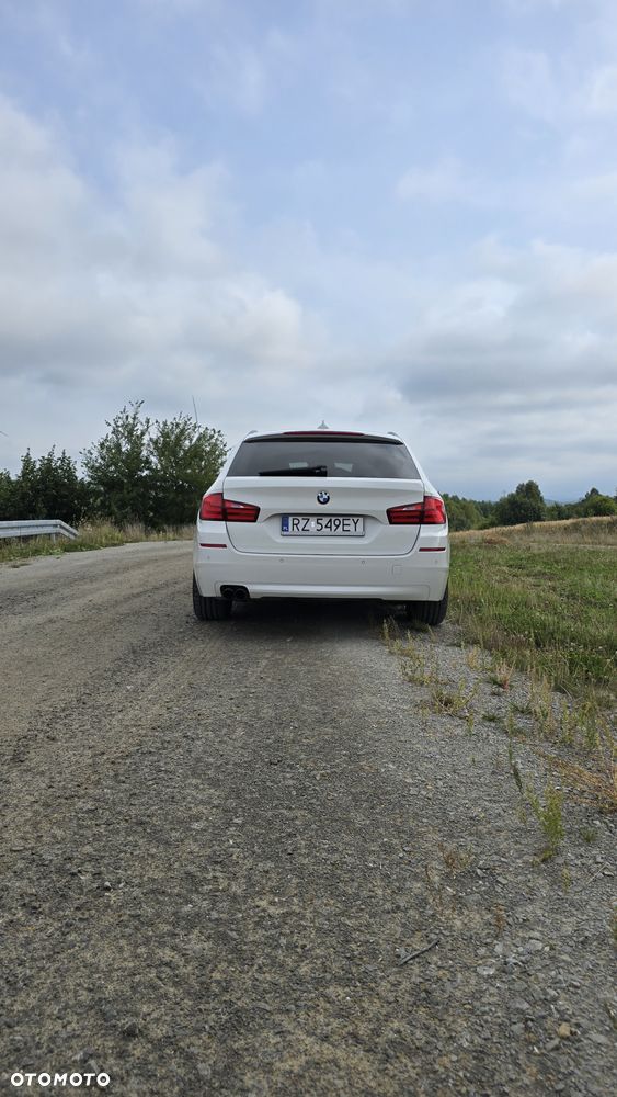 BMW Seria 5 523i - 8