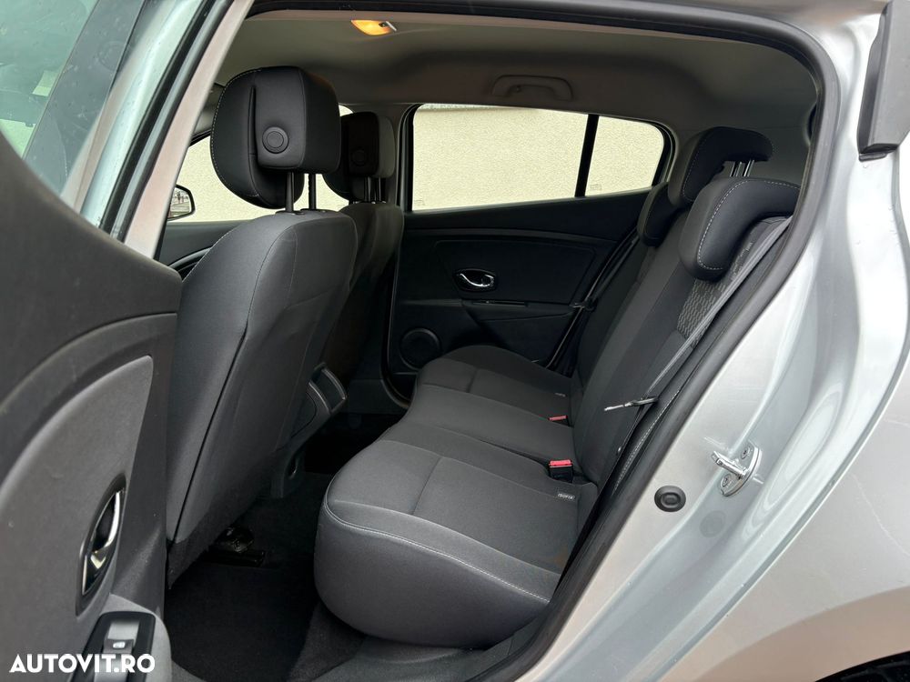 Renault Megane 1.5 dCI Privilege - 11