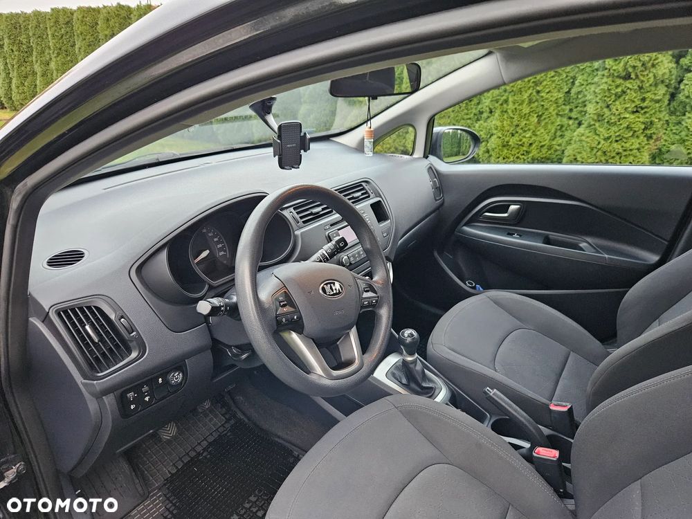 Kia Rio 1.2 L - 9