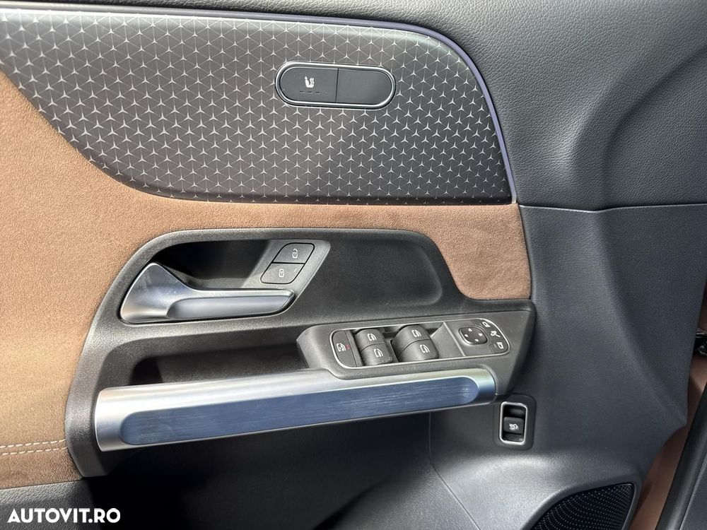 Mercedes-Benz GLB - 16