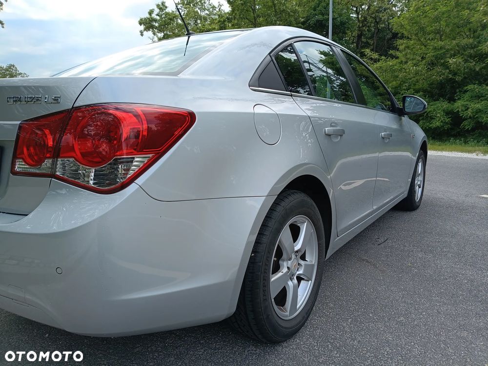 Chevrolet Cruze 1.8 LS - 6