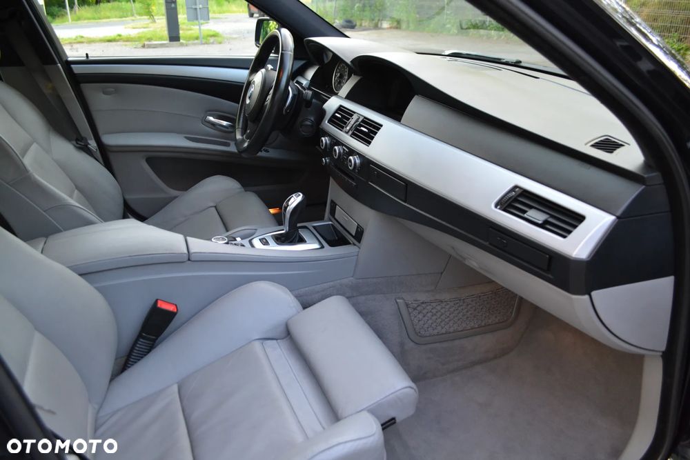 BMW Seria 5 530i Sport-Aut Edition Sport - 25