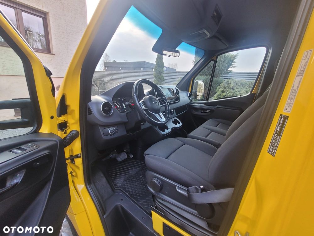 Mercedes-Benz Sprinter - 14