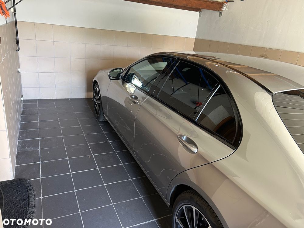 Mercedes-Benz Klasa E - 9