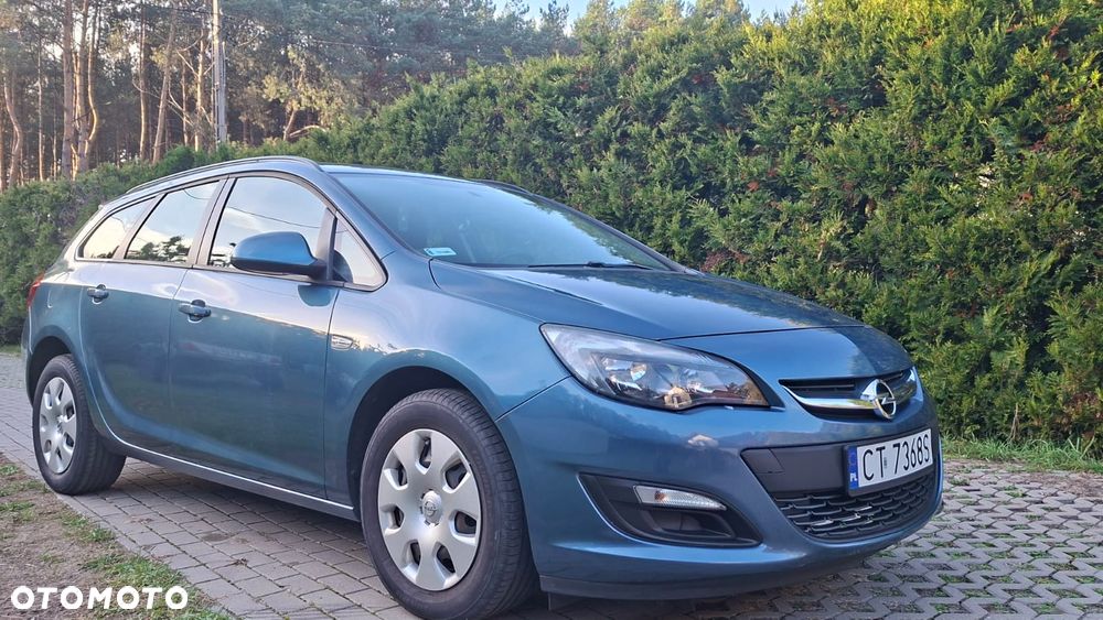 2015 Opel Astra, photograph 2