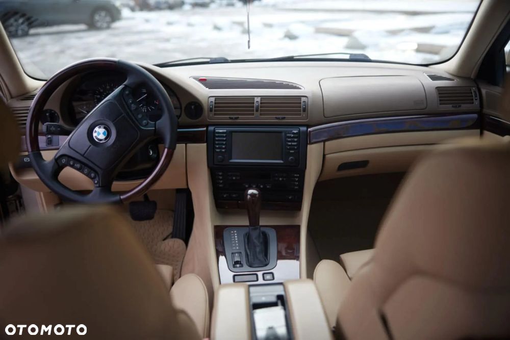 BMW Seria 7 - 25