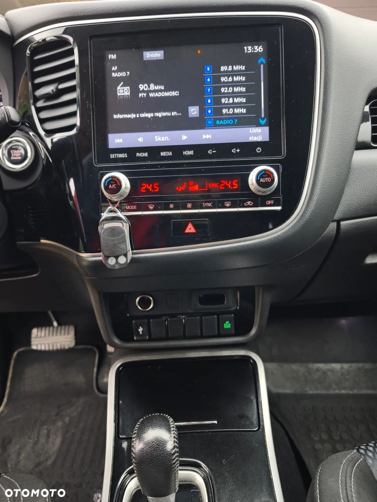 Mitsubishi Outlander 2.0 Intense Comfort 4WD CVT - 29