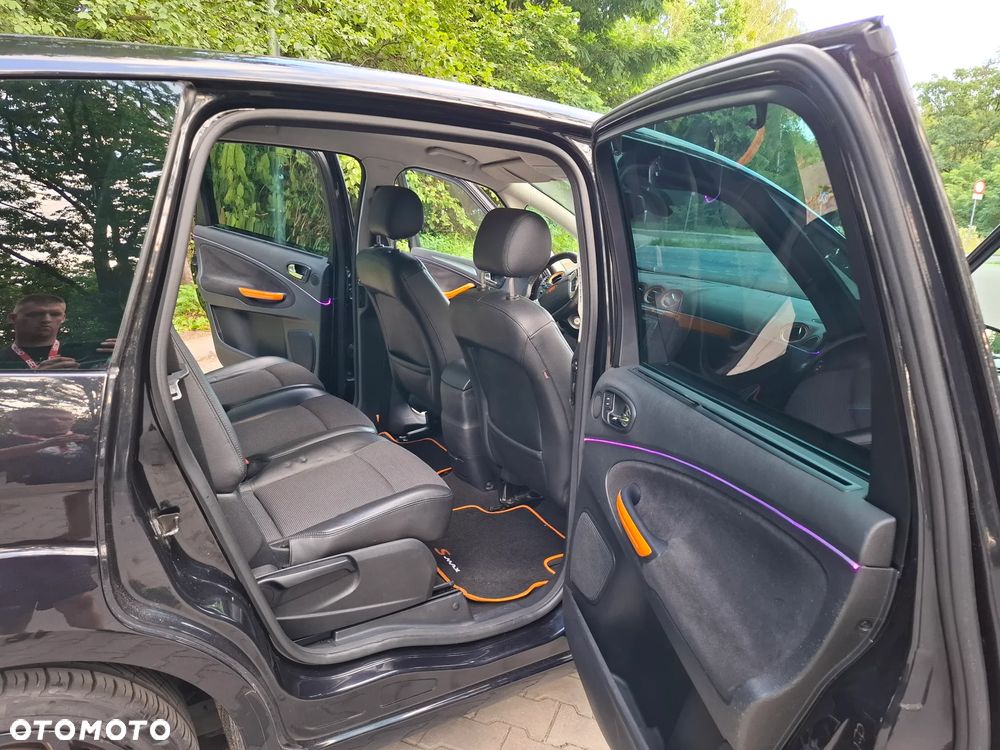 Ford S-Max - 10