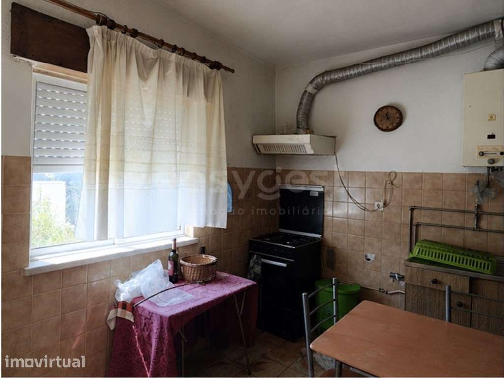 Moradia T2 com terreno em Orjais - Covilhã | Potencial para renovação - Grande imagem: 2/4