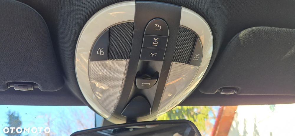 Mercedes-Benz Klasa E 320 CDI 4-Matic T Avantgarde - 38