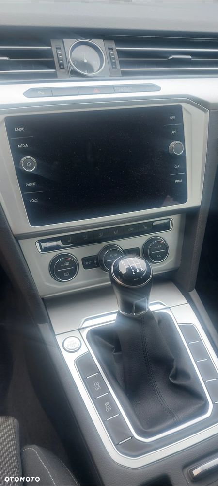 Volkswagen Passat 1.8 TSI BMT Comfortline - 5