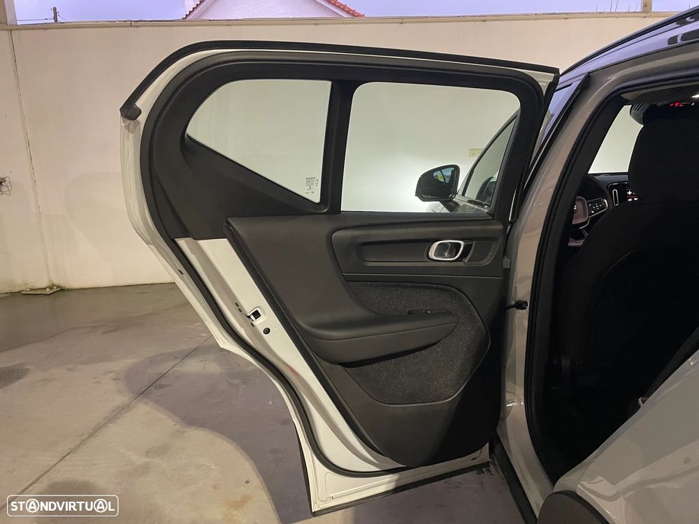 Volvo XC 40 1.5 T5 PHEV Momentum Plus - 11