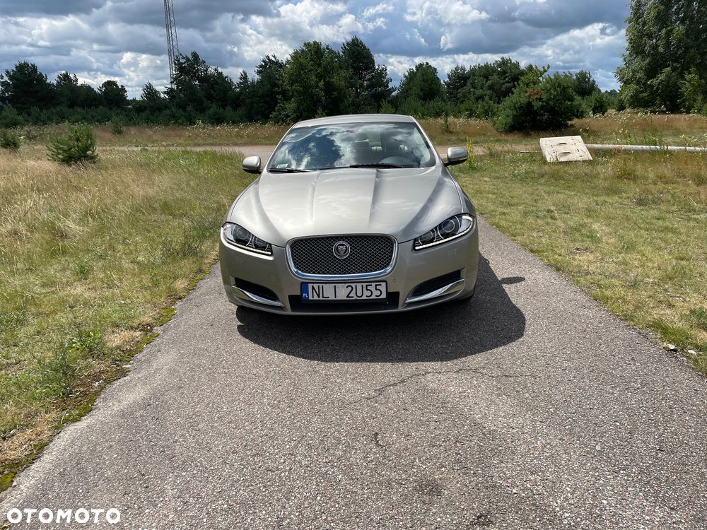 Jaguar XF 2.0 T Luxury - 2