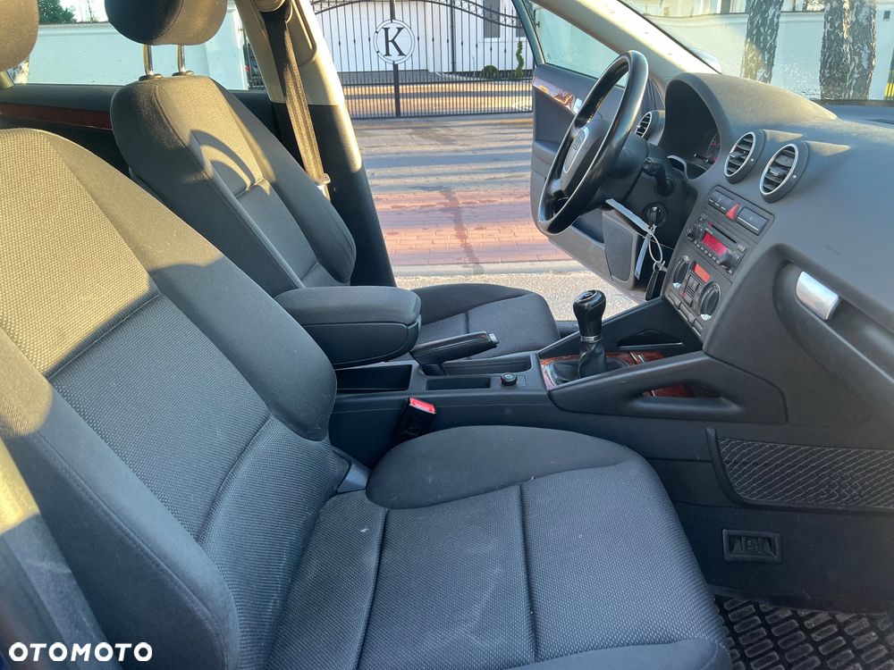 Audi A3 Sportback 1.9 TDI Attraction - 16