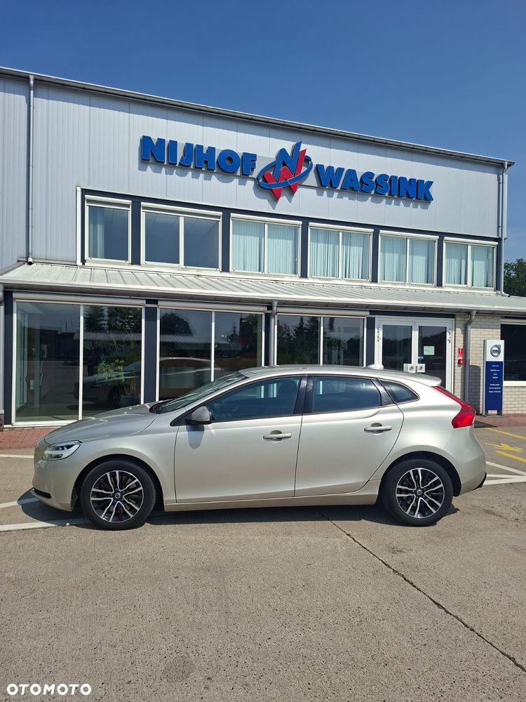 Volvo V40 D2 Drive-E Momentum - 2