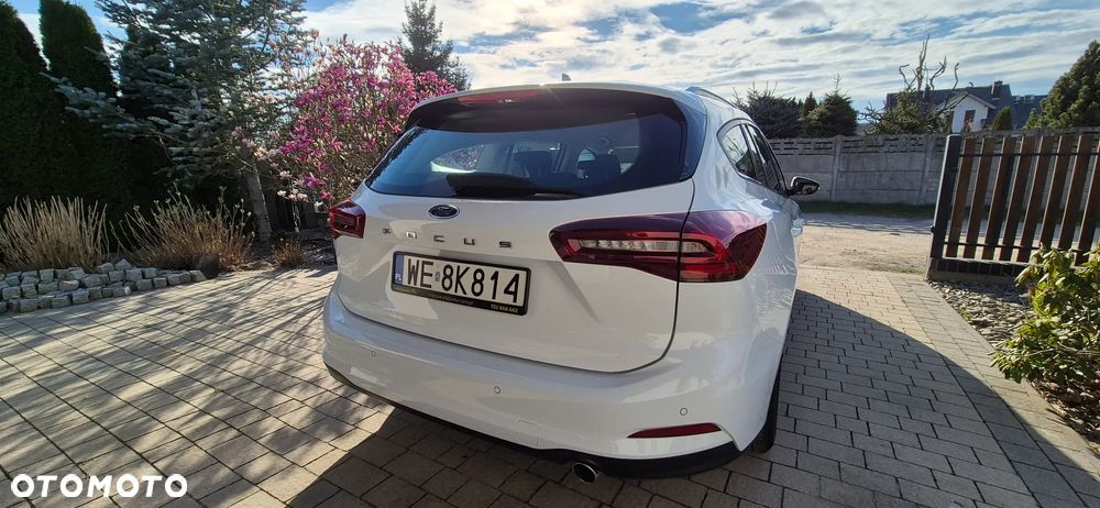 Ford Focus 1.0 EcoBoost Titanium - 24