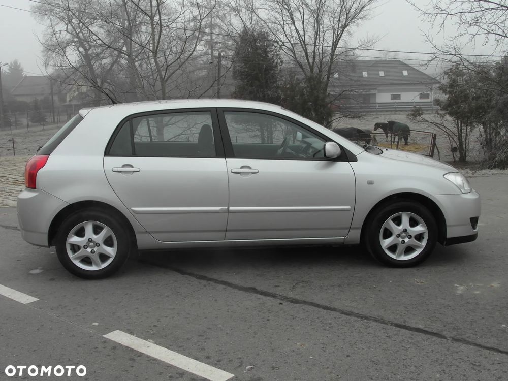 Toyota Corolla 1.6 VVT-i Automatik Executive - 4