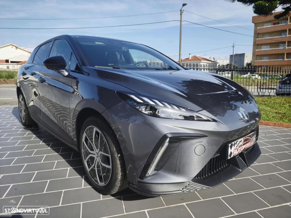 MG MG4 64 kWh Luxury - 1