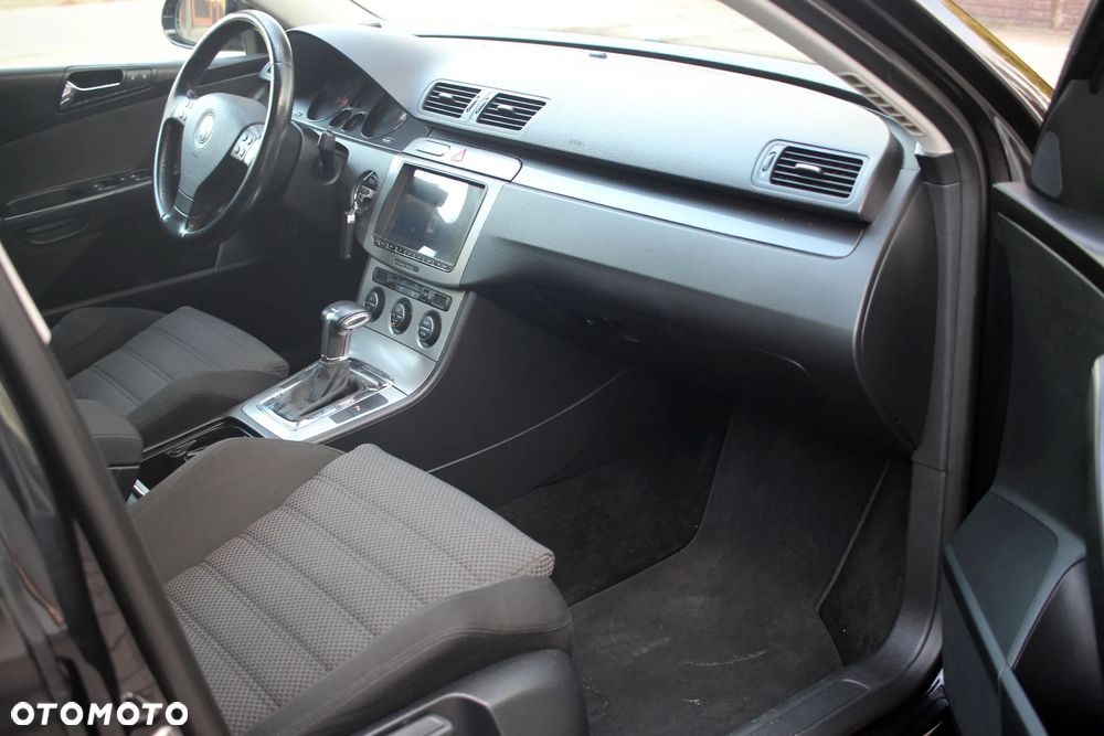 Volkswagen Passat Variant 2.0 TDI 4Motion DPF DSG Highline - 15