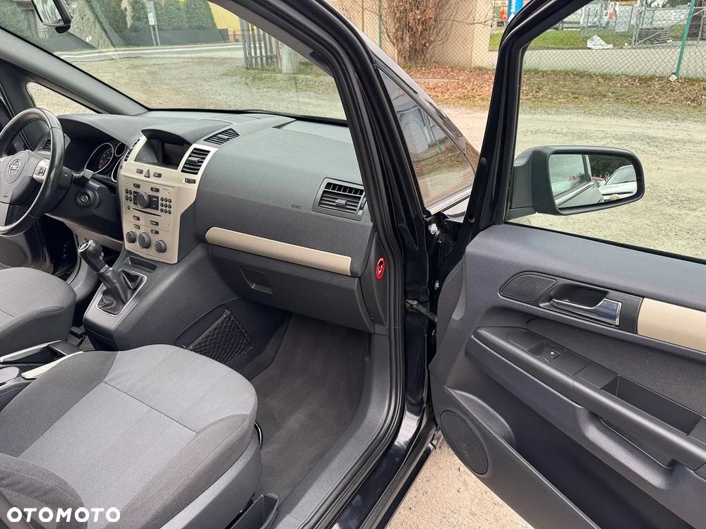 Opel Zafira - 28