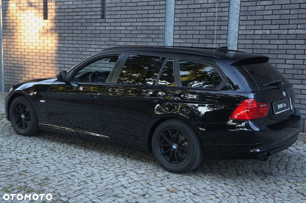 BMW Seria 3 318d DPF Touring - 5