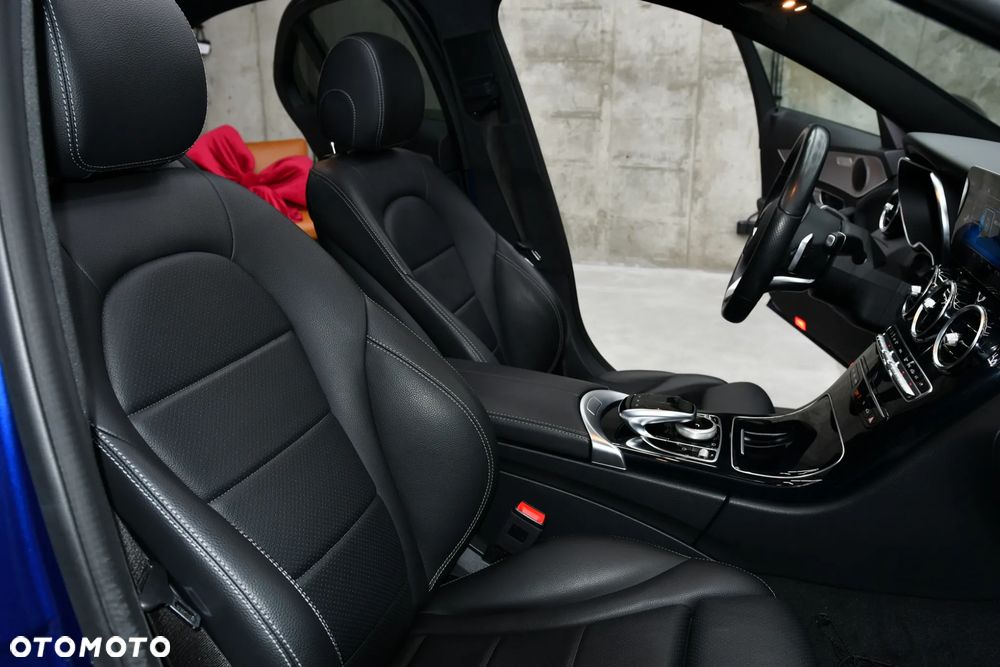 Mercedes-Benz Klasa C 300 d 4MATIC 9G-TRONIC - 28