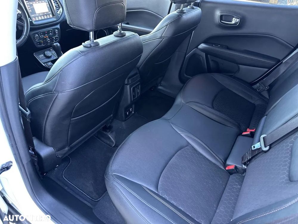 Jeep Compass - 10
