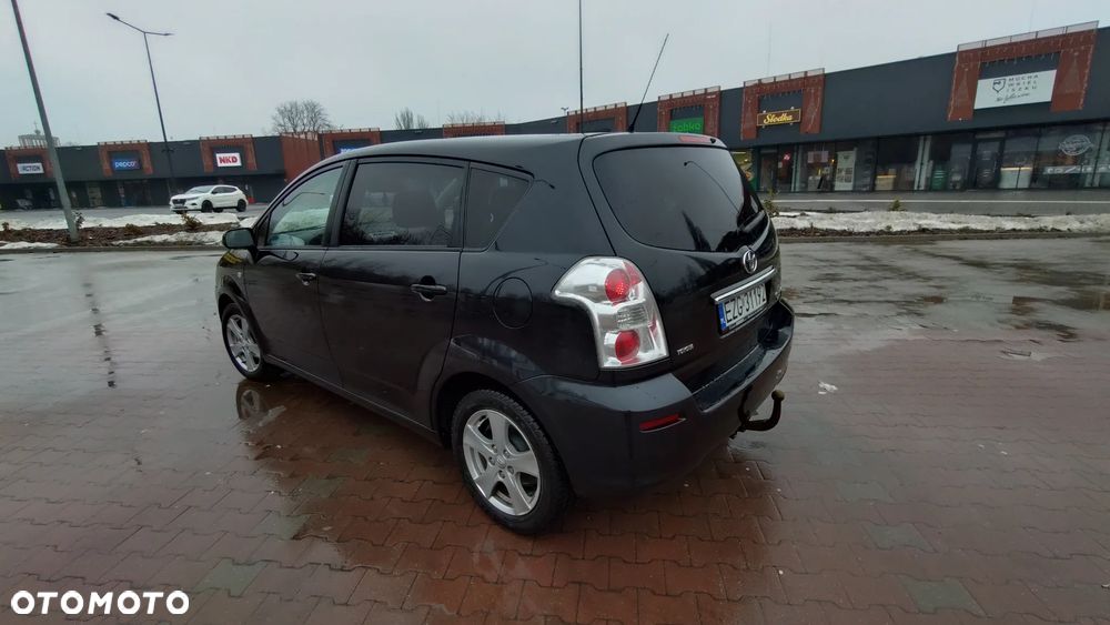 Toyota Corolla Verso - 5