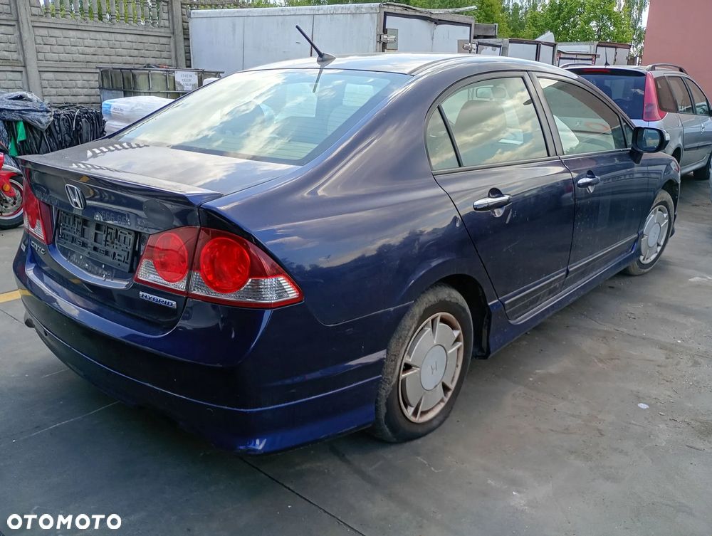 HONDA CIVIC VIII SEDAN IMA 06-11 HYBRID ZDERZAK TYŁ TYLNY B536PX