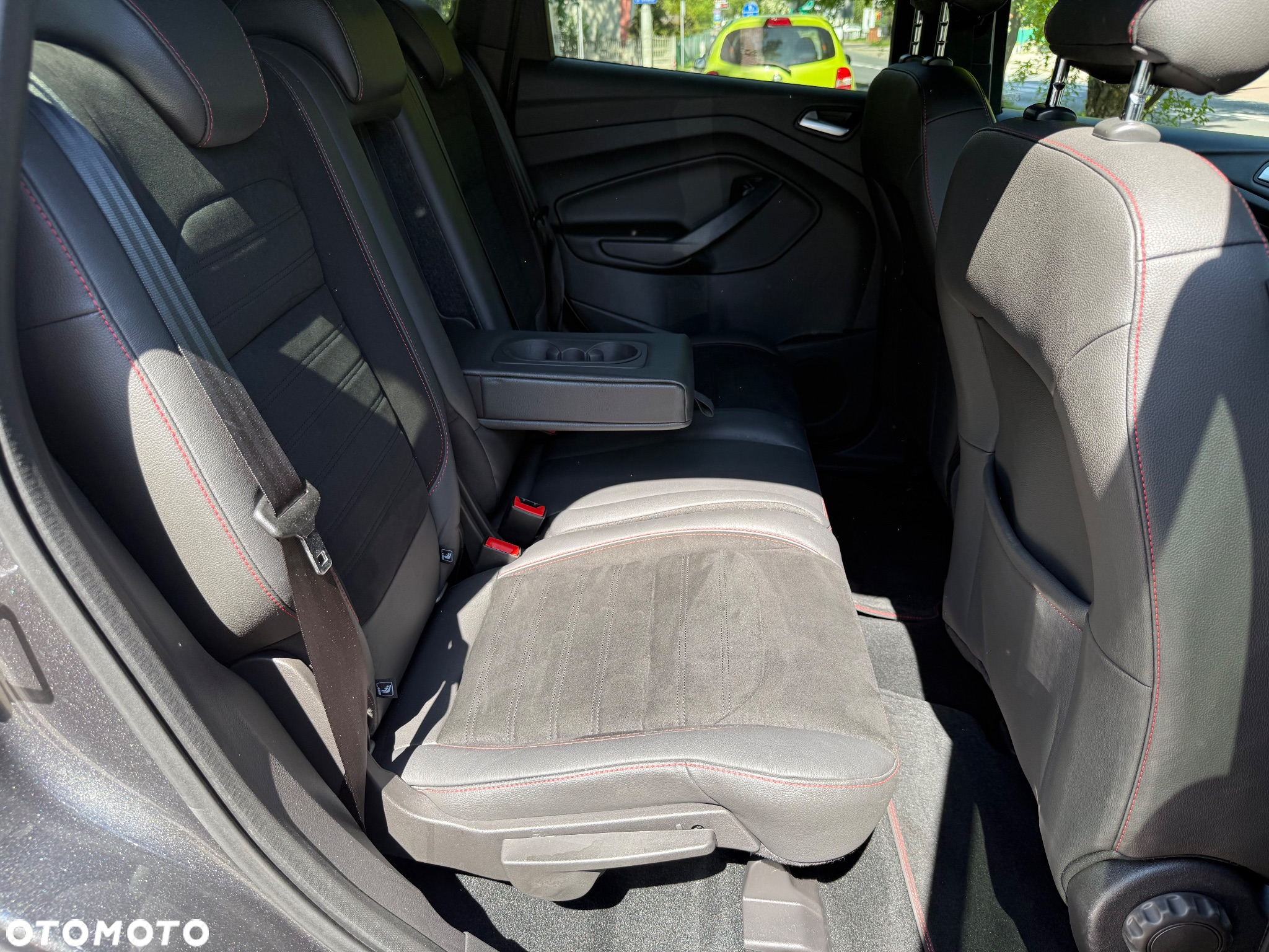 Ford Kuga 1.5 EcoBoost 2x4 ST-Line - 16