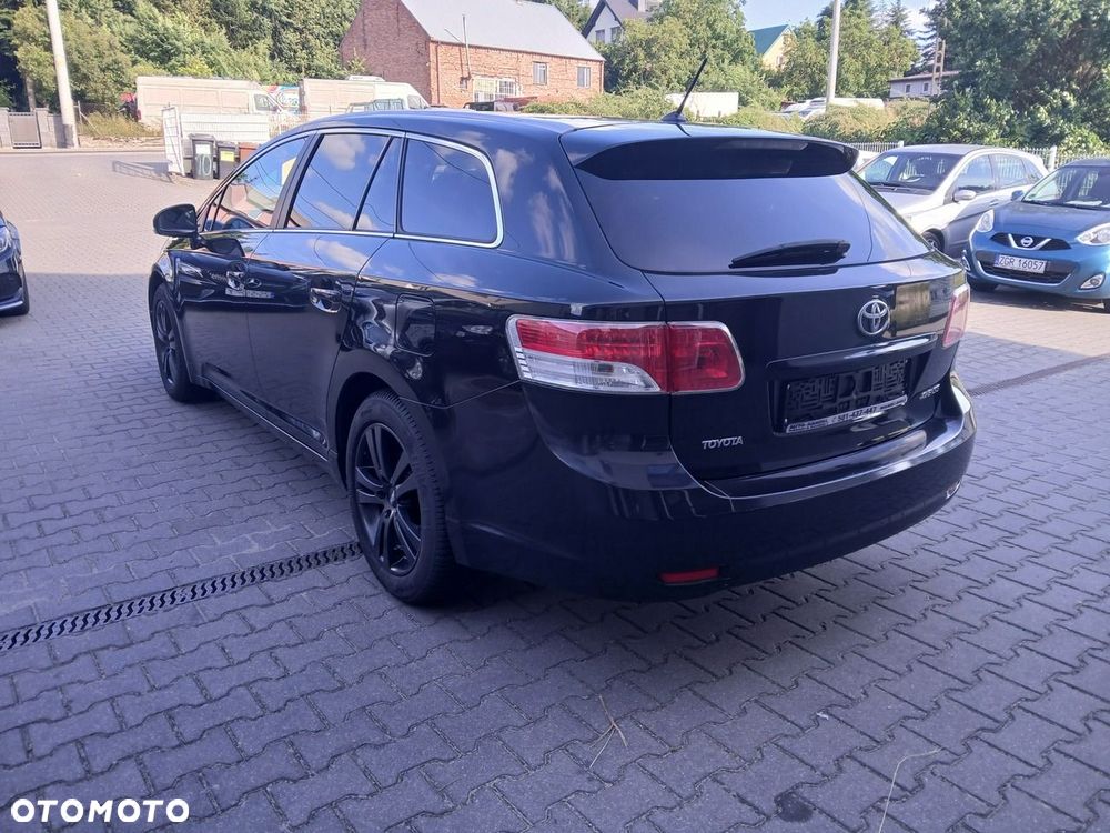 Toyota Avensis 2.2 D-4D Style - 5