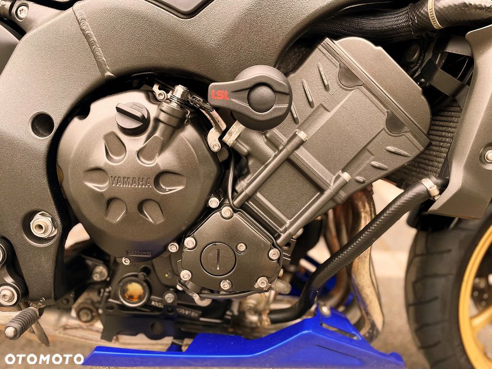 Yamaha FZ8 - 9