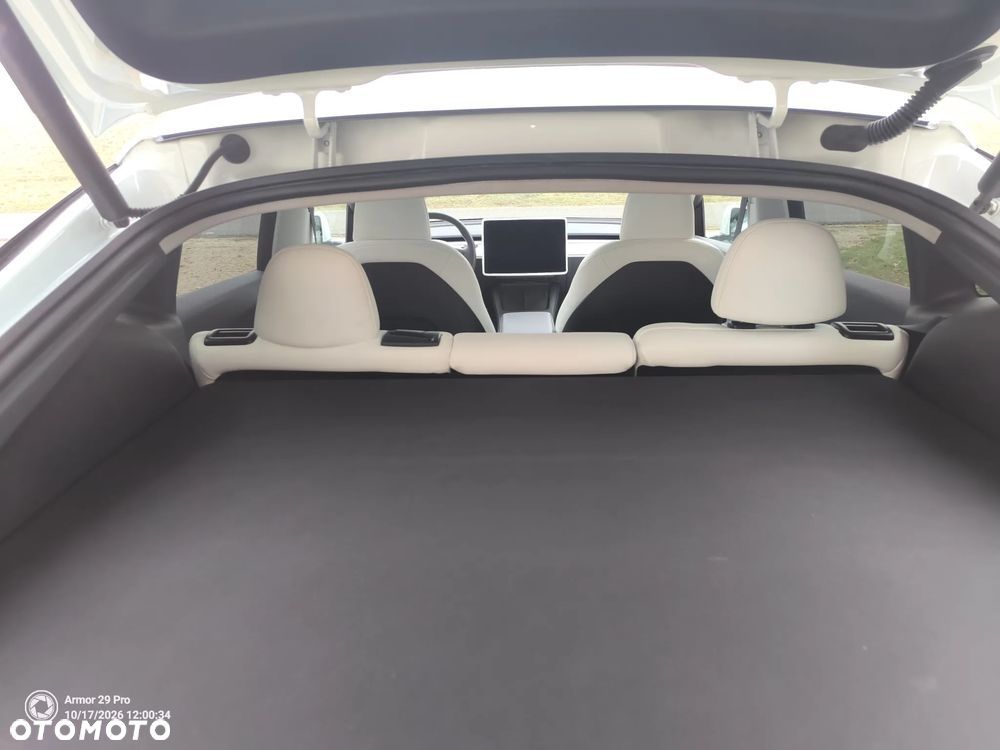 Tesla Model Y Long Range Dual Motor AWD - 14
