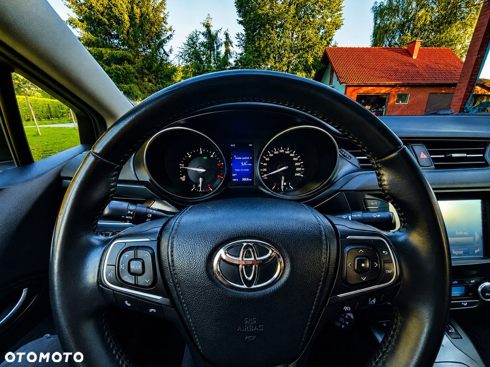 Toyota Avensis 2.0 D-4D Prestige - 4
